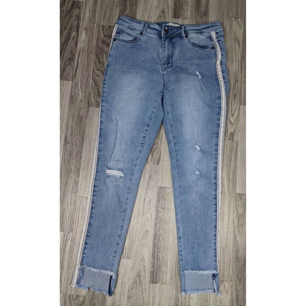 Lola Womens Size 29 / 6 Pockets Alexa Bay High Rise Ankle Distressed Denim Jeans